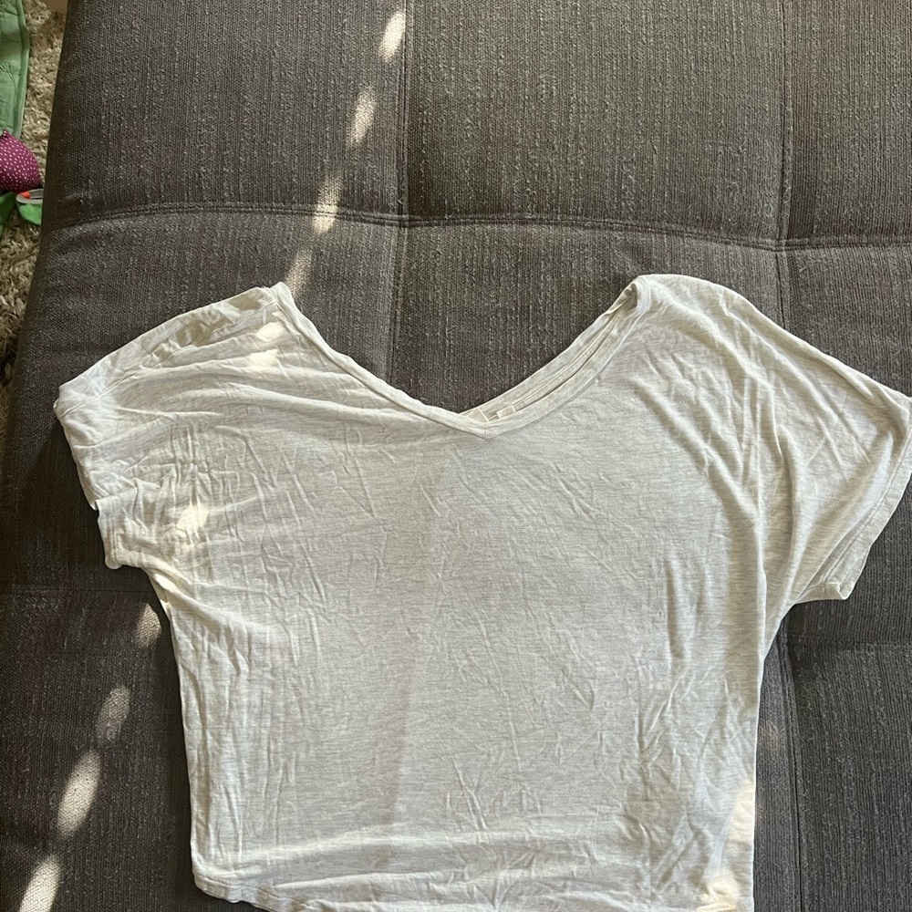 GAP Cream Short Sleeve V-Neck Tee